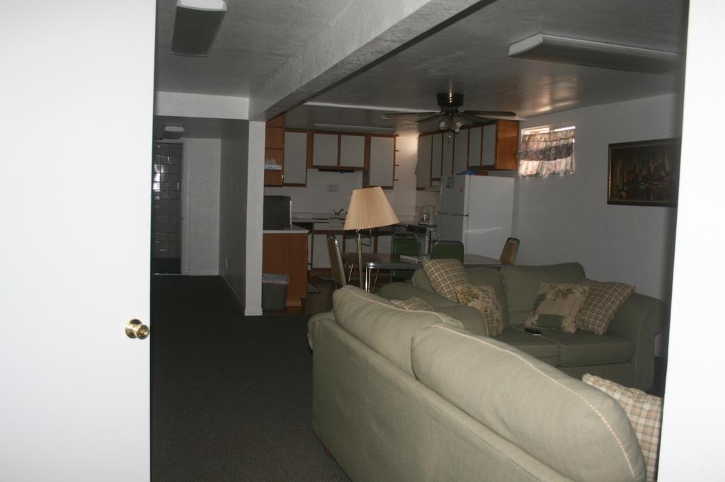 Jnr Hotel Cedarville Δωμάτιο φωτογραφία