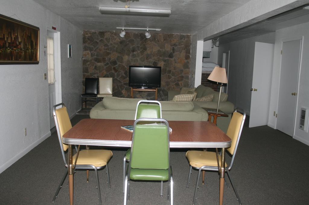 Jnr Hotel Cedarville Δωμάτιο φωτογραφία